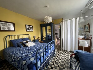 1 bedroom, iron/ironing board, travel cot, free WiFi