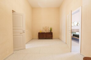 3 makuuhuonetta, ilmainen Wi-Fi, vuodevaatteet