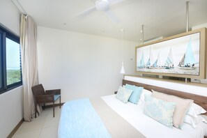 3 bedrooms, iron/ironing board, travel cot, WiFi - VILLA ON THE BLUE WATER BAY (Blue Bay)