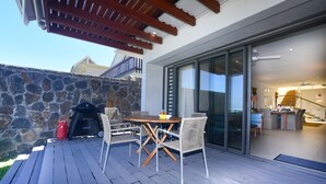 Outdoor dining - VILLA ON THE BLUE WATER BAY (Blue Bay)