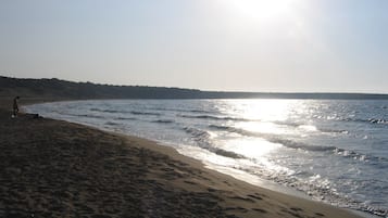 Ubicación cercana a la playa y toallas de playa