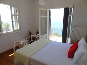 Room - Private Villa, Swimming pool, Garden, Amazing panoramic sea view, Near beach (Skaloma)
