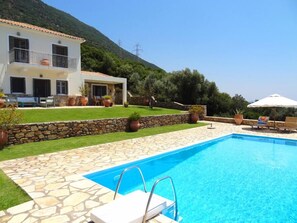 Pool - Private Villa, Swimming pool, Garden, Amazing panoramic sea view, Near beach (Skaloma)