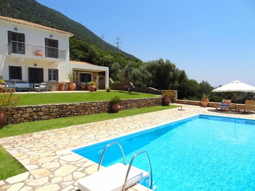 Private Villa, Swimming pool, Garden, Amazing panoramic sea view, Near beach