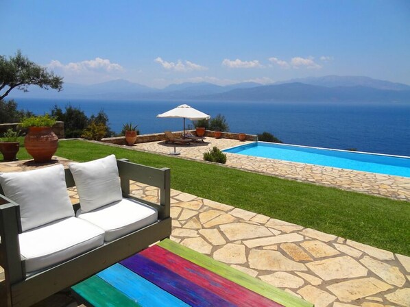 Pool - Private Villa, Swimming pool, Garden, Amazing panoramic sea view, Near beach (Skaloma)