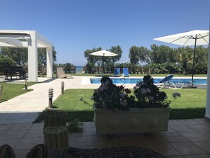 Pool - Seaside villa with private pool (Andravida-Kyllini)