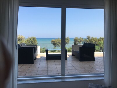 Seaside villa with private pool