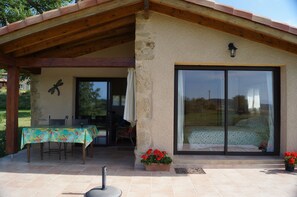 Outdoor dining - Peaceful Gite + PRIVATE Pool Exclusively for you +Magnificent Panoramic Views (Lalanne)