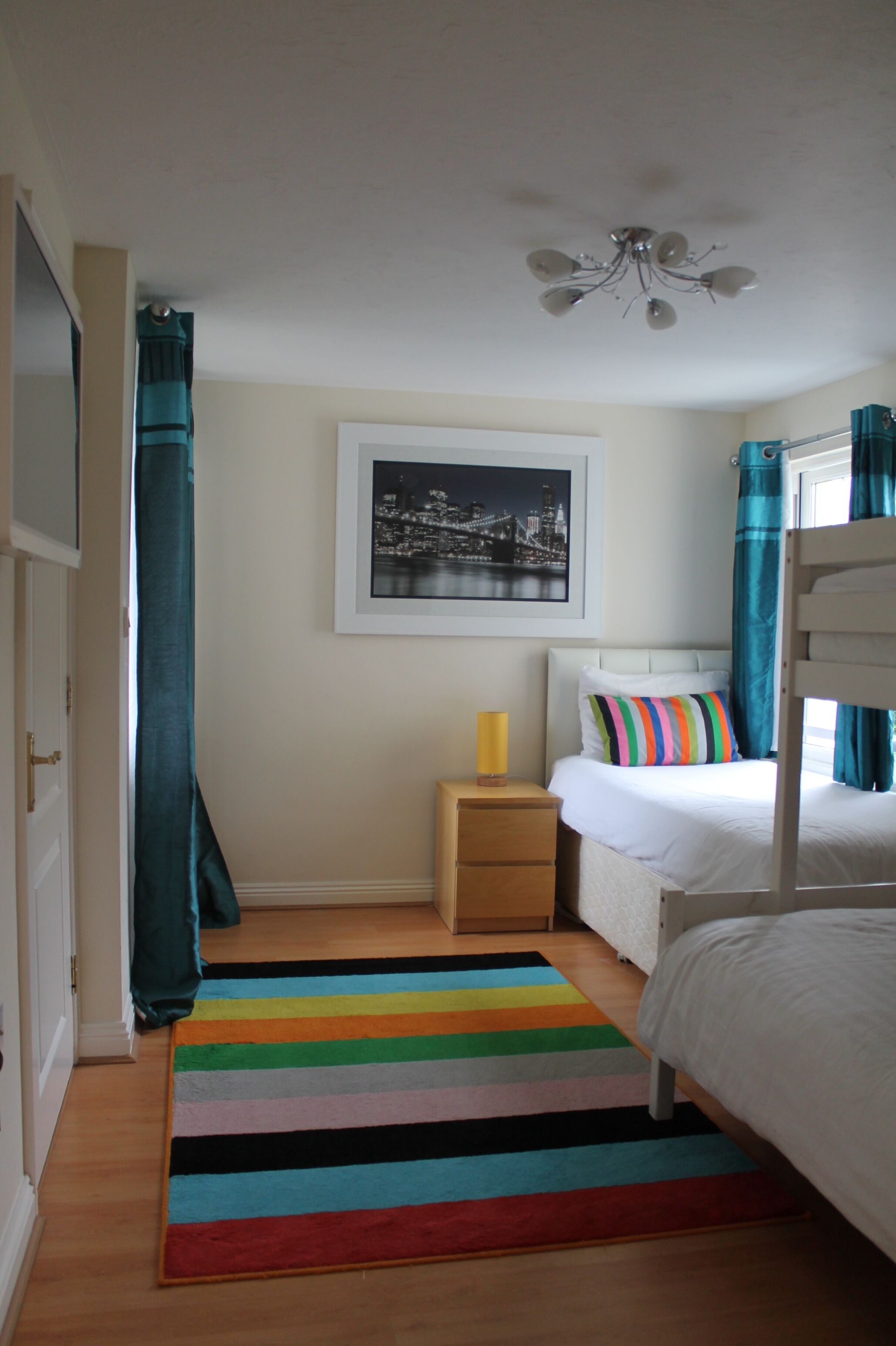 4 chambres, fer et planche à repasser, Wi-Fi gratuit, draps fournis