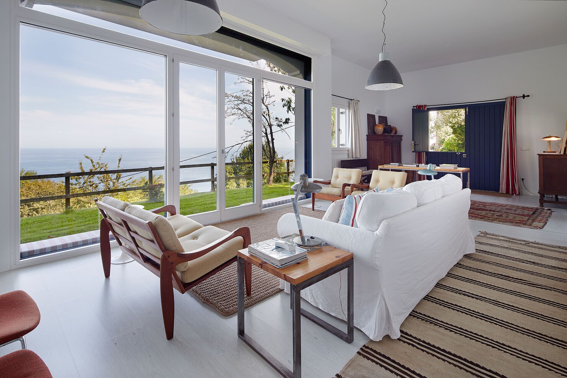 TV, caminetto, lettore DVD