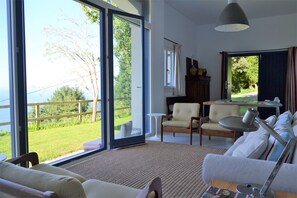 Televisio, takka, DVD-soitin