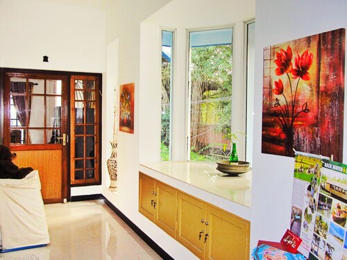 Beach Apartment Sleeps 6 (3 Bedrooms)