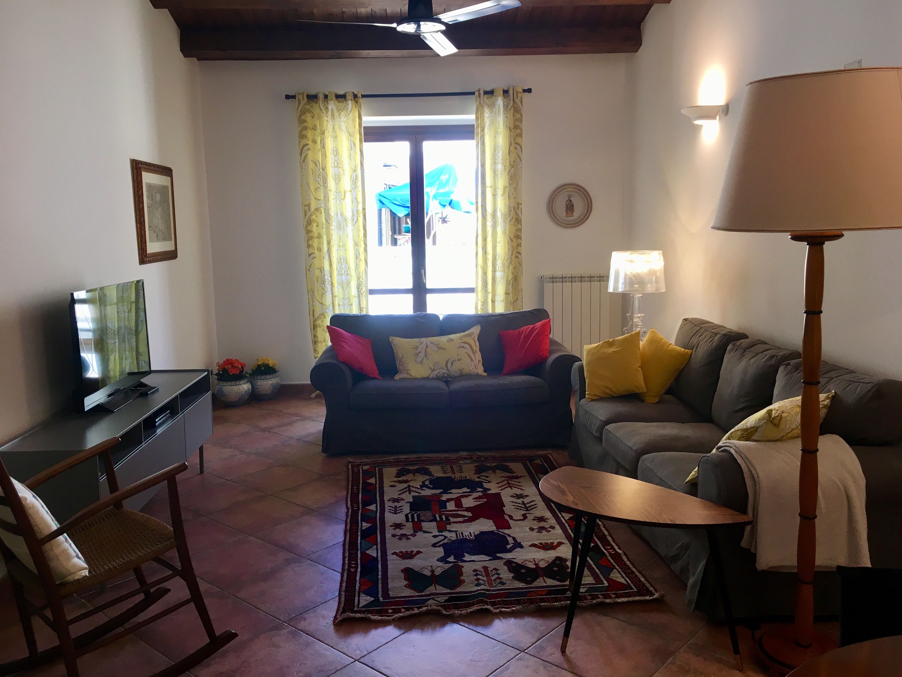 Spacious apartment with terrace in the heart of Palermo's historical old town