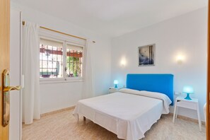 3 bedrooms, iron/ironing board, travel crib, free WiFi