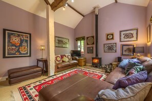 TV, fireplace - Apple Tree Barn, Langham, Norfolk (Langham)