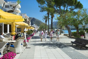 Outdoor dining - VILLA SIQUIER - LUXURY RETREAT WITH MOUNTAIN VIEWS (Pollensa)