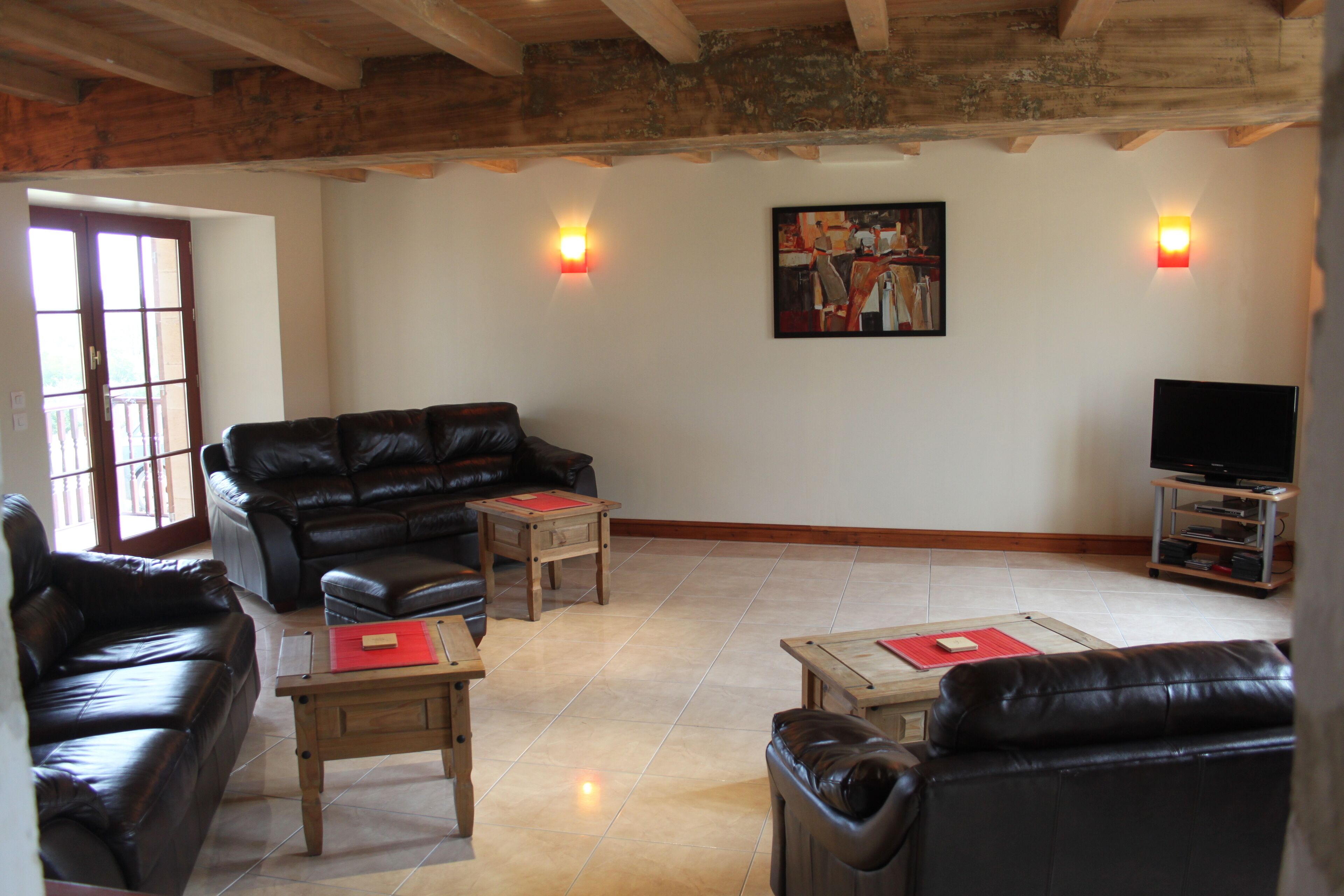 TV, fireplace, DVD player, books