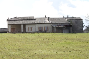 Exterior - Lovingly Restored Farmhouse With Large Private Pool Set in 5 Acres near Saintes (Courcoury)