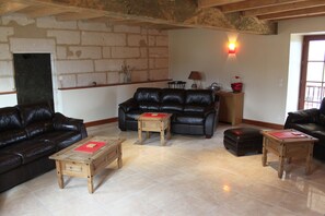 Interior - Lovingly Restored Farmhouse With Large Private Pool Set in 5 Acres near Saintes (Courcoury)