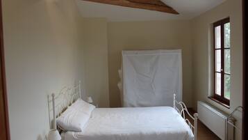 5 slaapkamers, een strijkplank/strijkijzer, gratis wifi, beddengoed