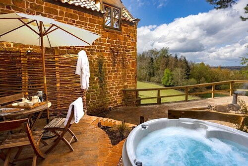A spacious and luxurious retreat for couples near Great Tew