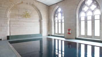 UppvÀrmd pool