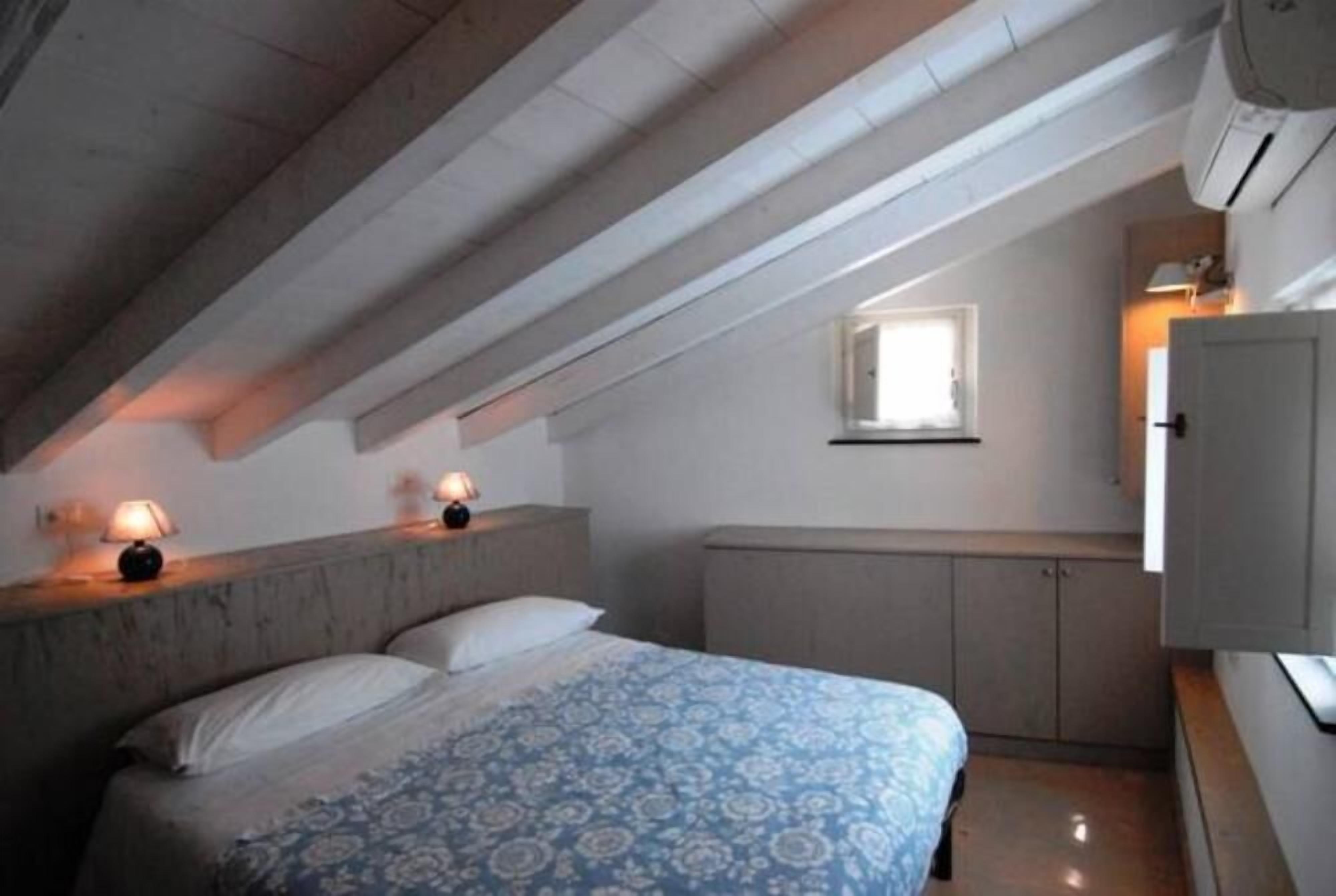 2 camere, ferro/asse da stiro, Wi-Fi gratuito, lenzuola