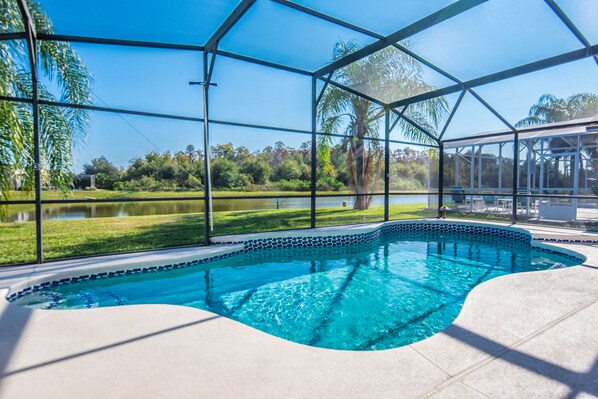 Piscina climatitzada i gandules