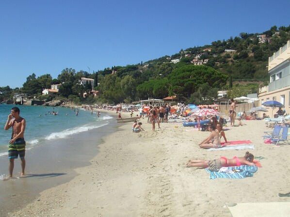 Beach nearby, beach towels