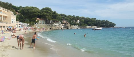Beach nearby, beach towels