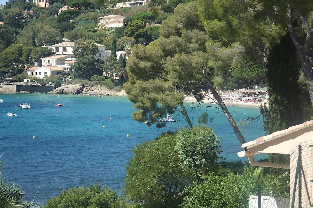 3 Bed Apartment With Balcony triple glazing & Sea Views 2 Minutes From The Beach