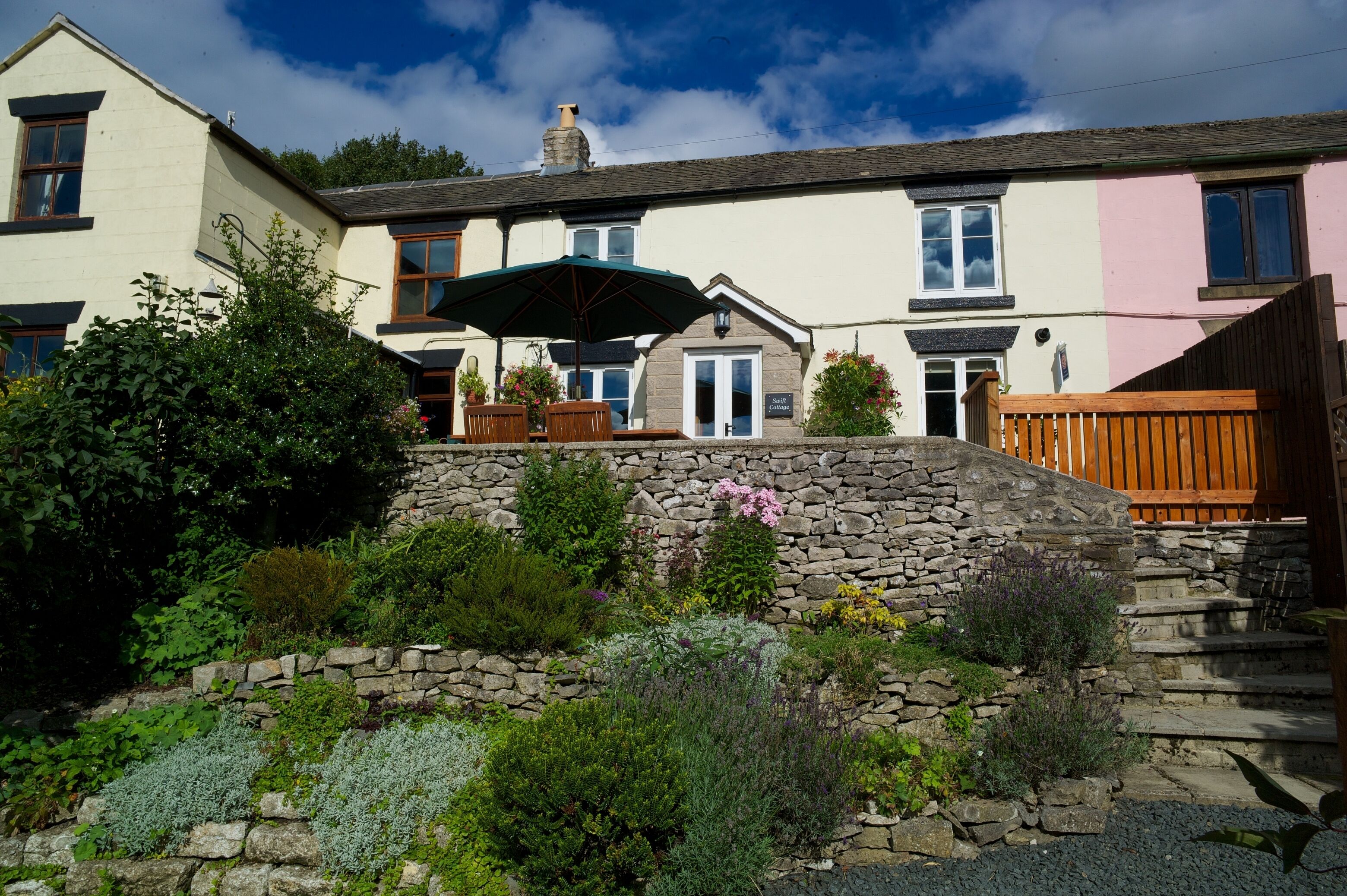 Historic Peak District Cottage in Tideswell in a Peaceful Location.
