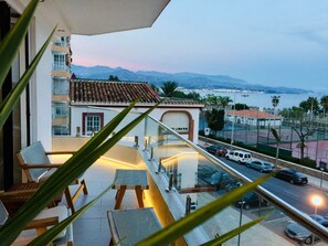 Property grounds - 1st line luxury apartment with stunning sea view (Torre del Mar)