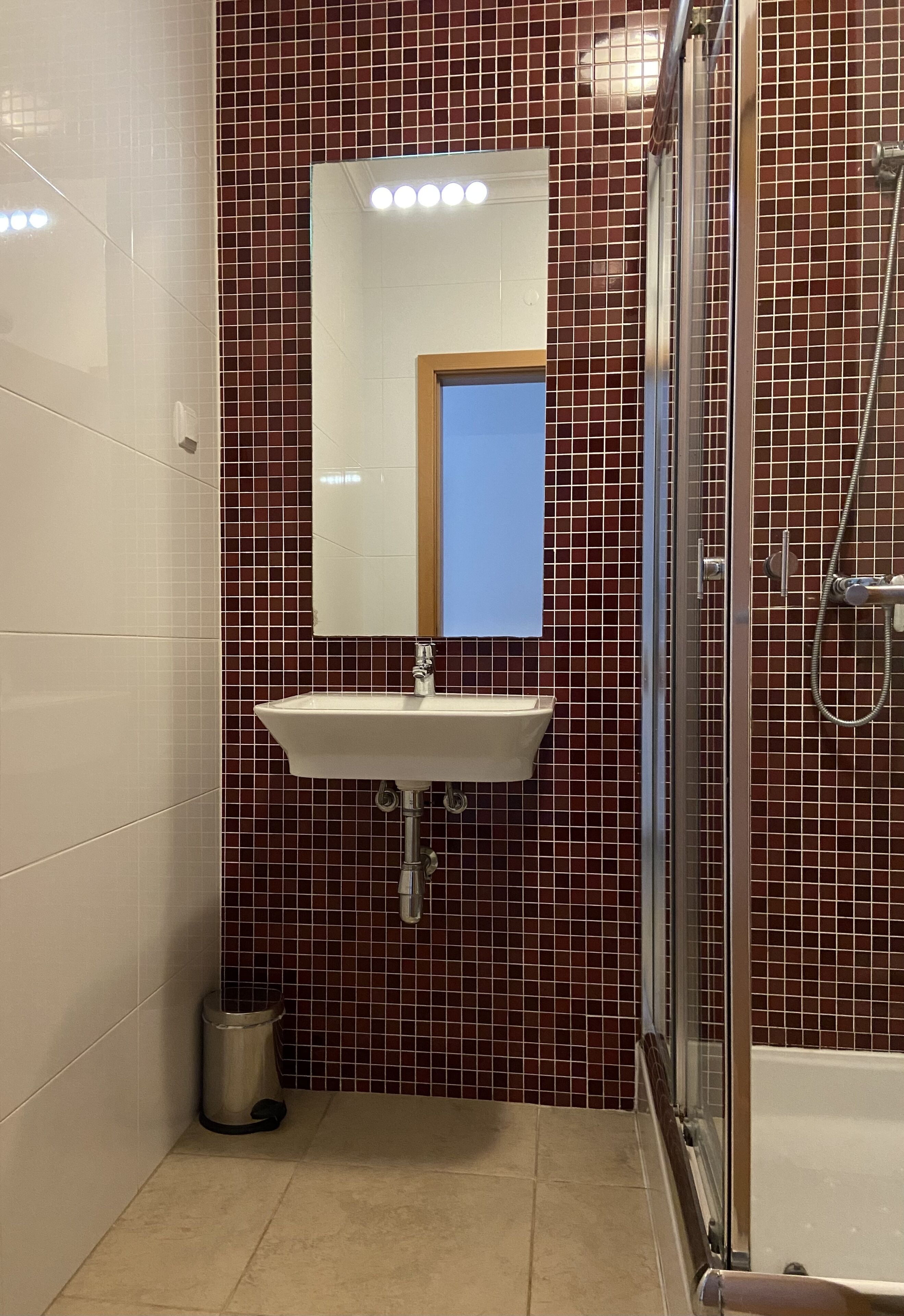 Beautiful 2 Bed Apartment with Swimming Pool in the Historic Town of Lagos