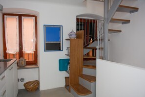 1 slaapkamer, een bureau, een strijkplank/strijkijzer, wifi