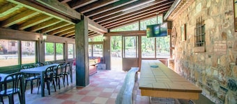 Large 10 A/C Bedrms Mansion in Spain| near Barcelona &15min beaches|Private pool