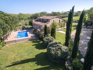 Exterior - Large 10 A/C Bedrms Mansion in Spain| near Barcelona &15min beaches|Private pool (Sils)