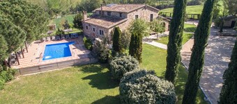 Large 10 A/C Bedrms Mansion in Spain| near Barcelona &15min beaches|Private pool