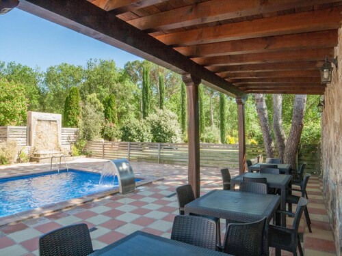 Large 10 A/C Bedrms Mansion in Spain| near Barcelona &15min beaches|Private pool