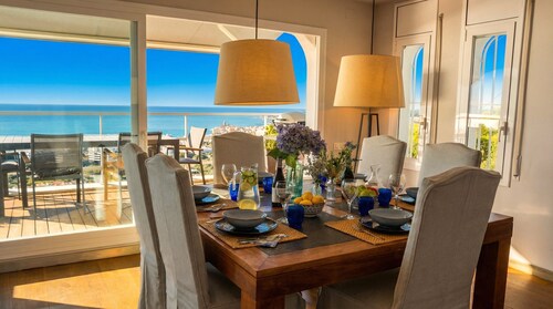 Villa Sitges Altavista. Breathtaking view. Beach 18 min walk. A / C South.