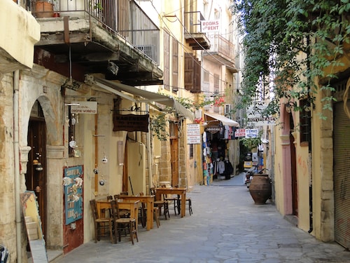 LUXURY VILLA WITH PRIVATE POOL-Mountain and Sea View with Olive Grove and Garden