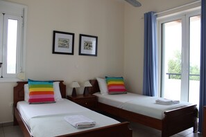 3 camere, una scrivania, ferro/asse da stiro, culla da viaggio