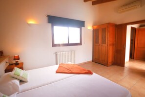 5 soverom, safe på rommet, strykejern/-brett og wi-fi