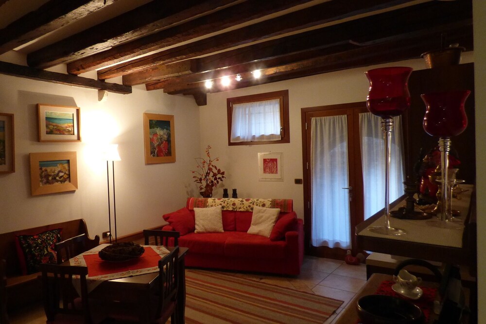 CHARACTERISTIC APARTMENT - WiFi - TV set