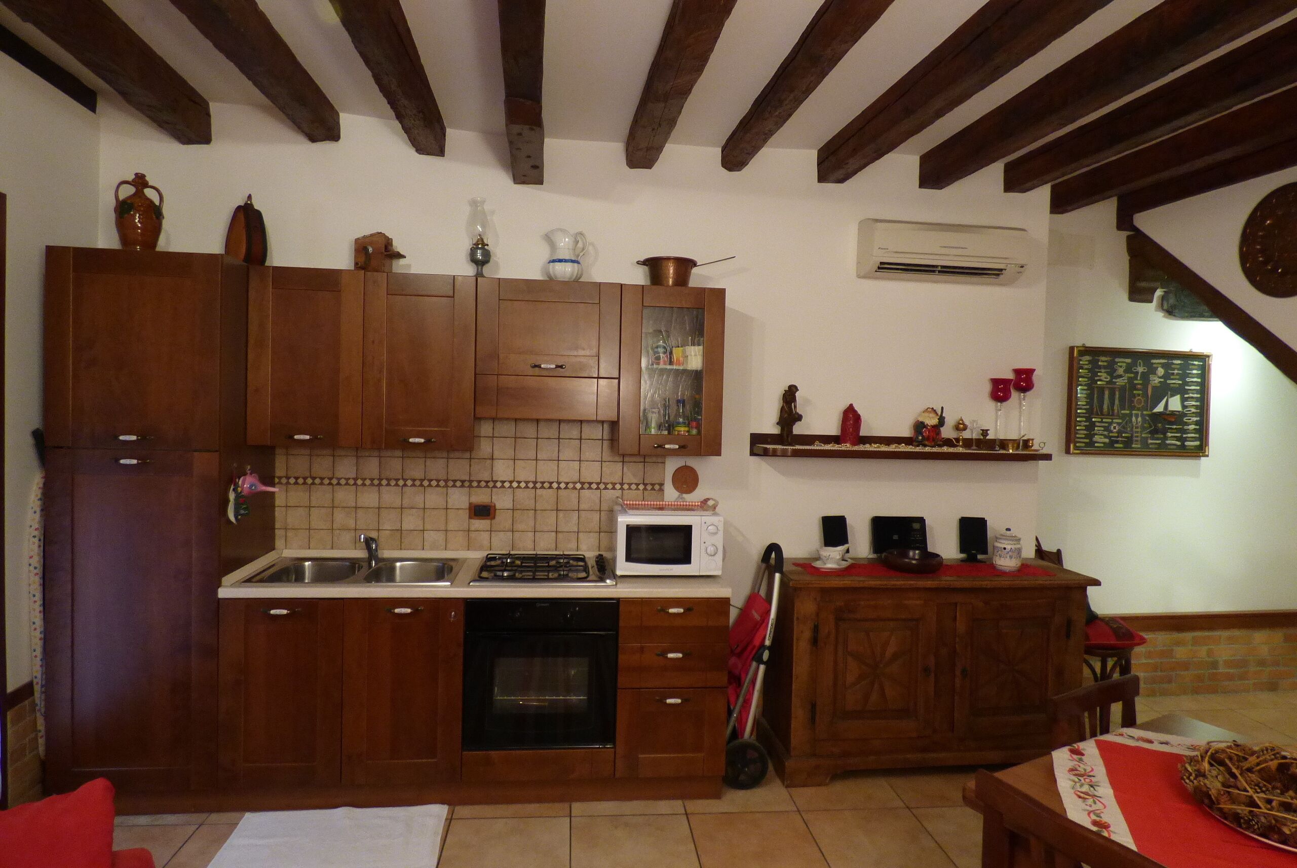 CHARACTERISTIC APARTMENT - WiFi - TV set   