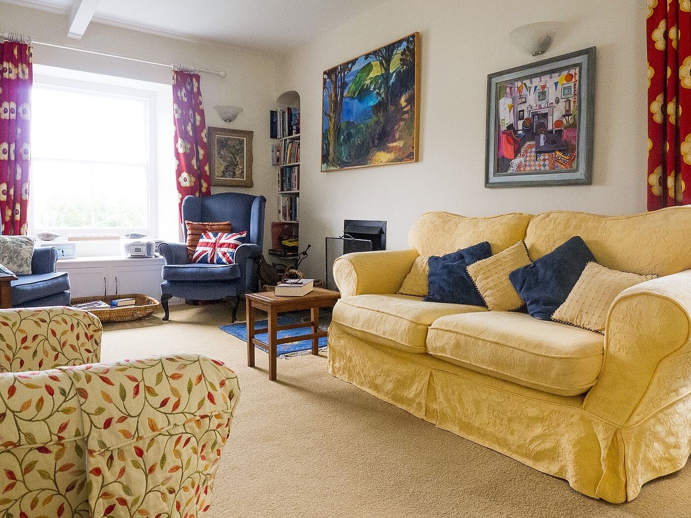 TV, fireplace, stereo