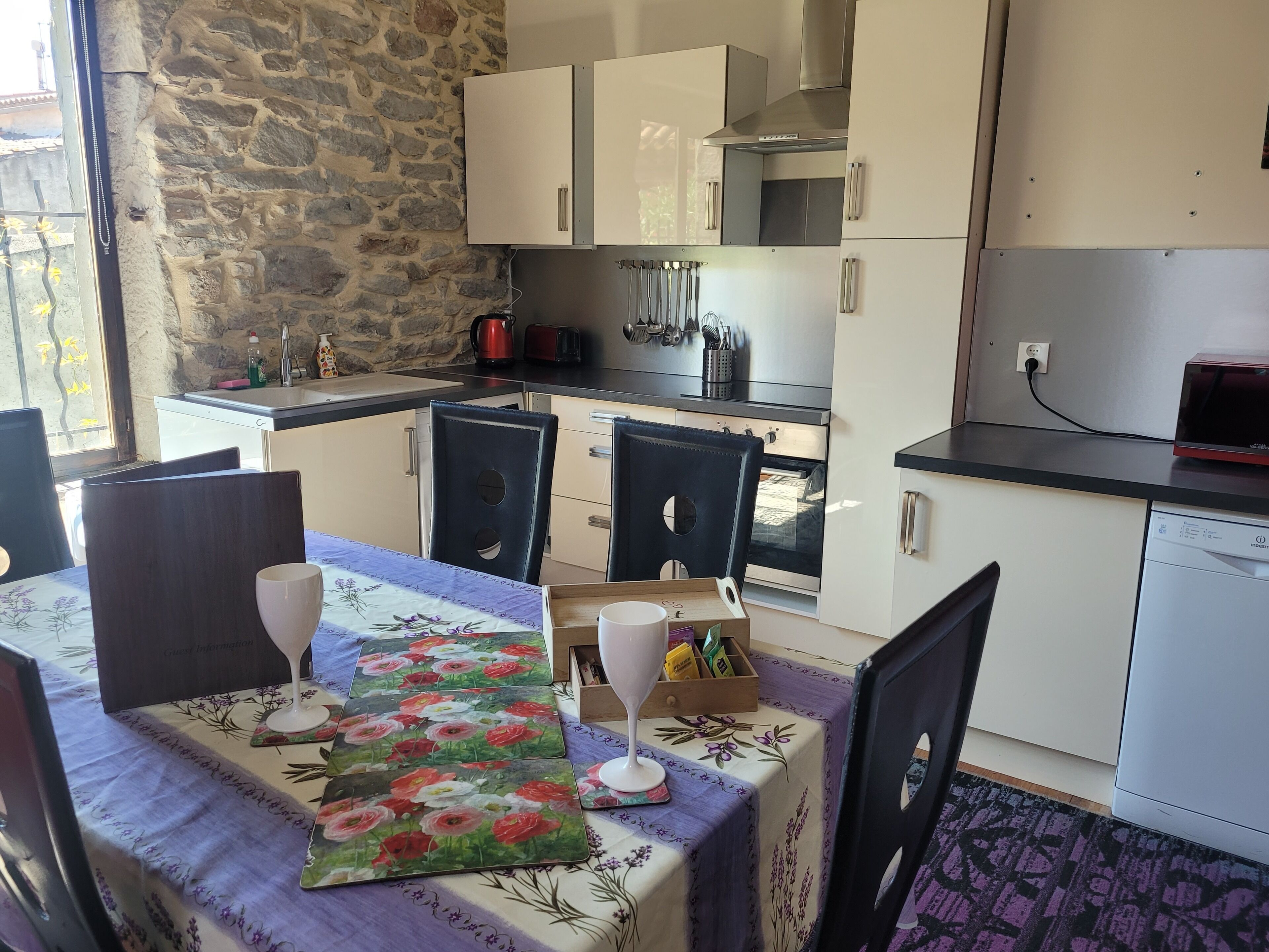 L'Appartment Deluxe,Games room, Wi-Fi, UKTV, Private roof terrace, spa Pool