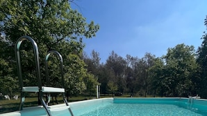 Utendørsbasseng