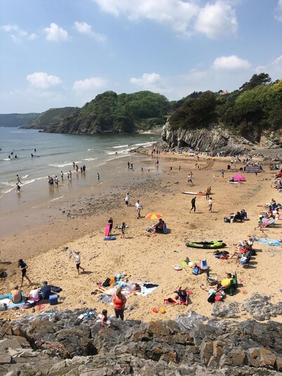 Caswell Bay Beach Chalet, Gower. Perfect for families.  3 min. walk to beach.