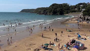Una playa cerca